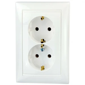 Розетка Legrand, 1